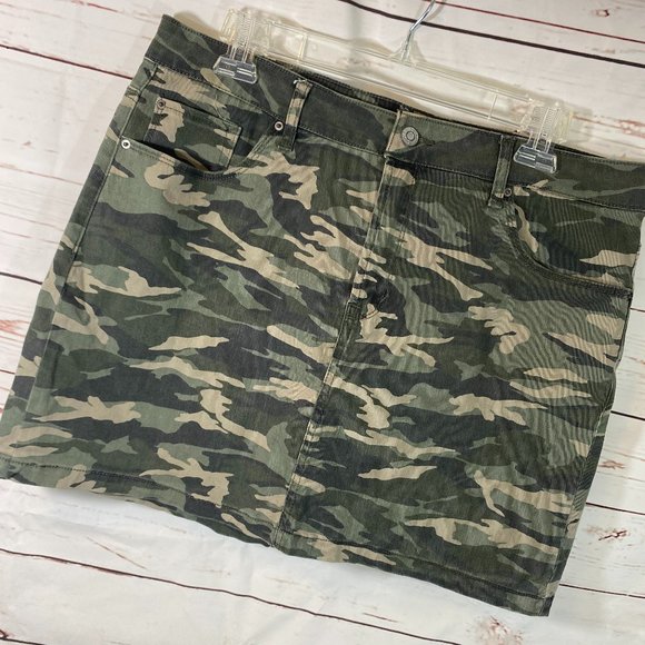 SOLD Kensie Jeans Camo Mini Skirt NWOT Women's Size 12 - Picture 4 of 8